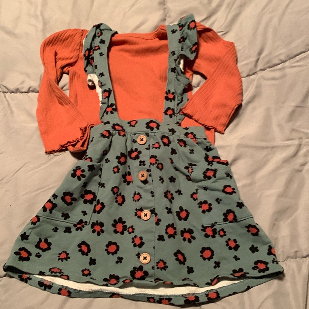 Like new two piece girl set